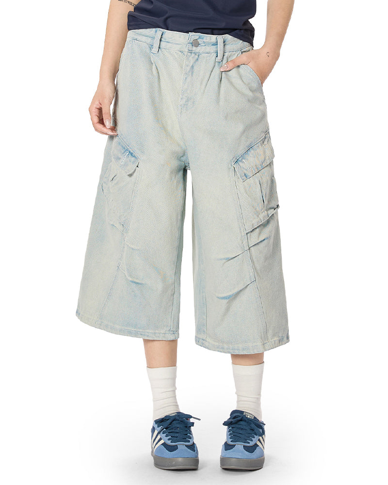 Washed distressed jeans