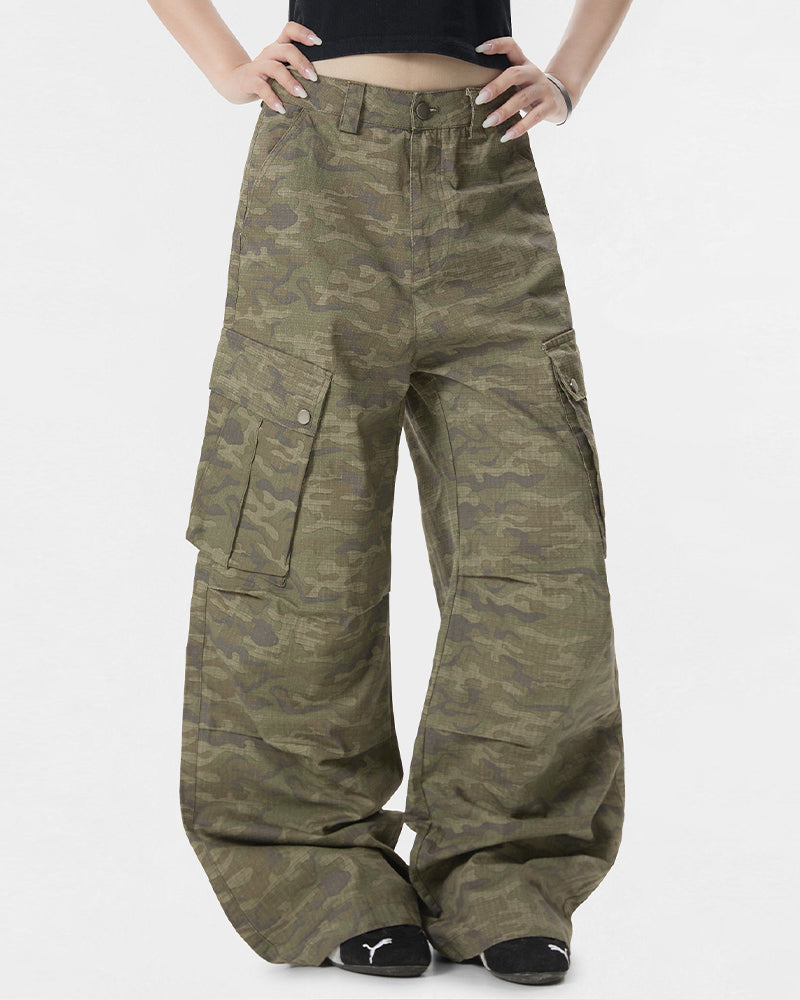 Camouflage multi-pocket straight-leg trousers