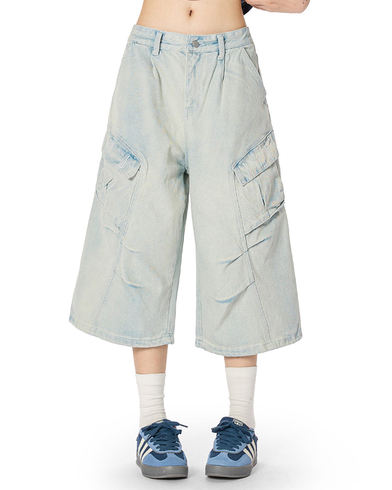 Washed distressed jeans