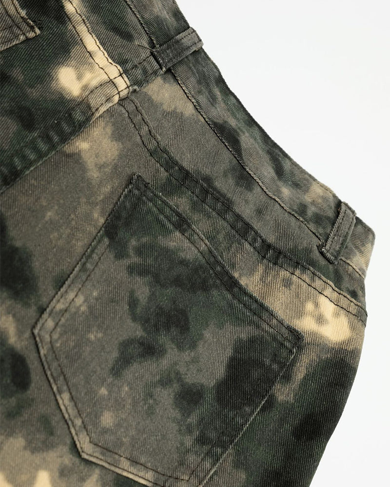 Loose camouflage shorts