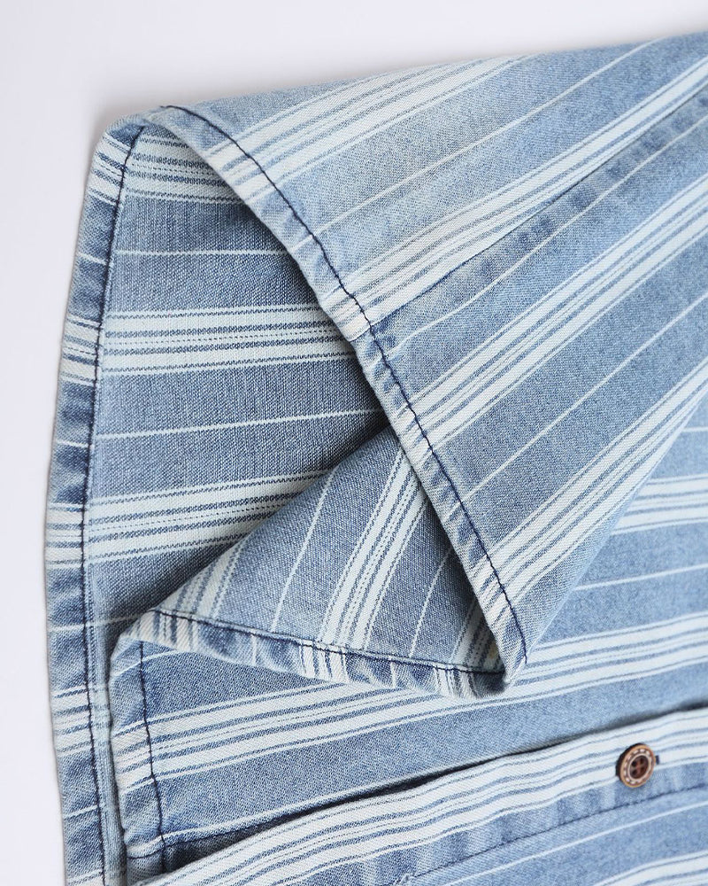 Simple short-sleeved shirt