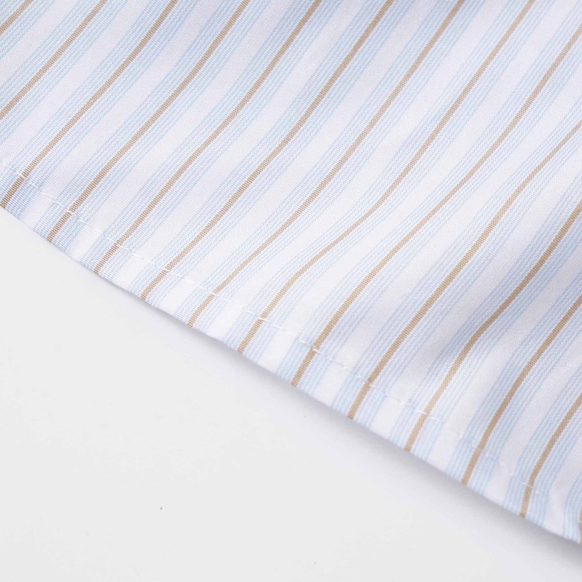 심플한 스트라이프 캐주얼 반바지