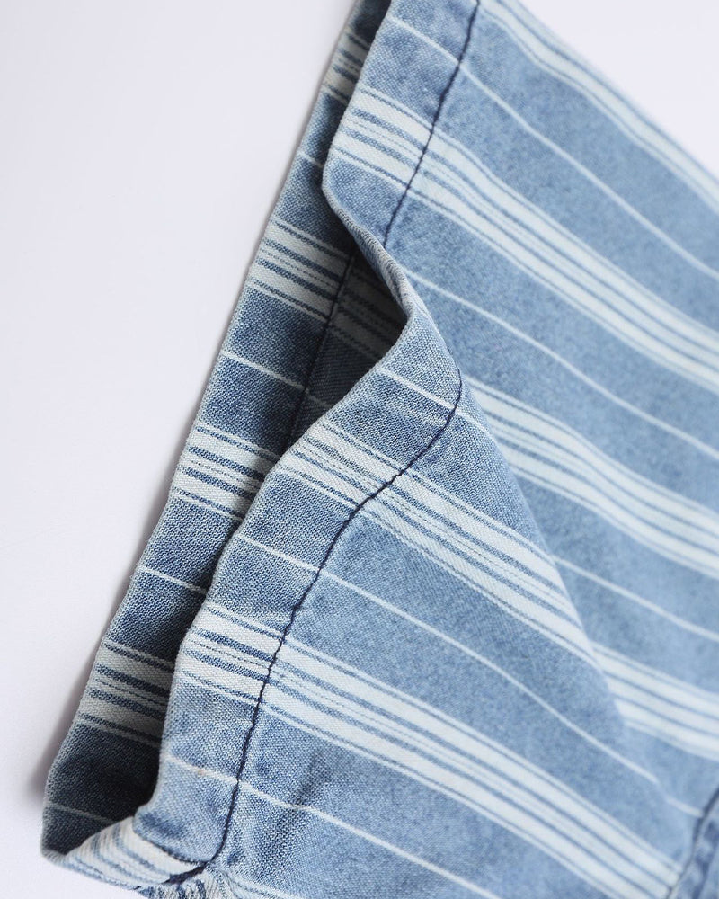 Simple short-sleeved shirt