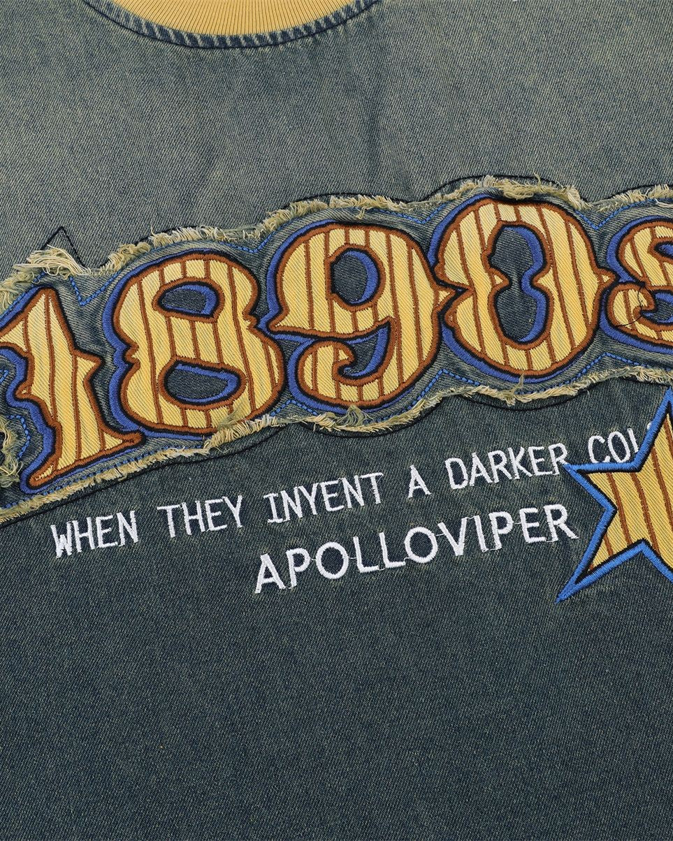 대조적인 컬러의 데님 반팔