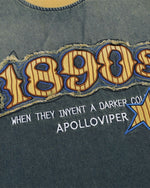 대조적인 컬러의 데님 반팔