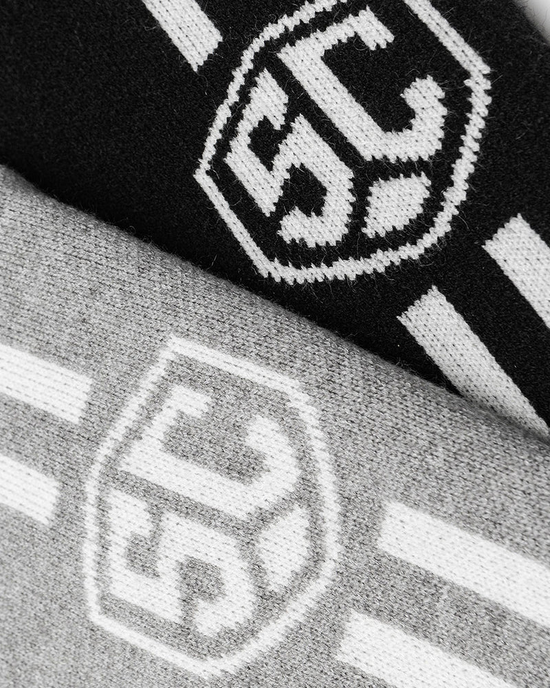 컬러 블록 니트 소재의 활용도 높은 코트