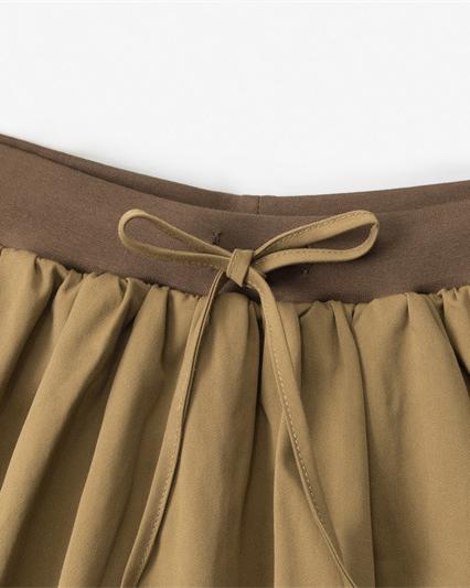 Anti-exposure pleated skirt