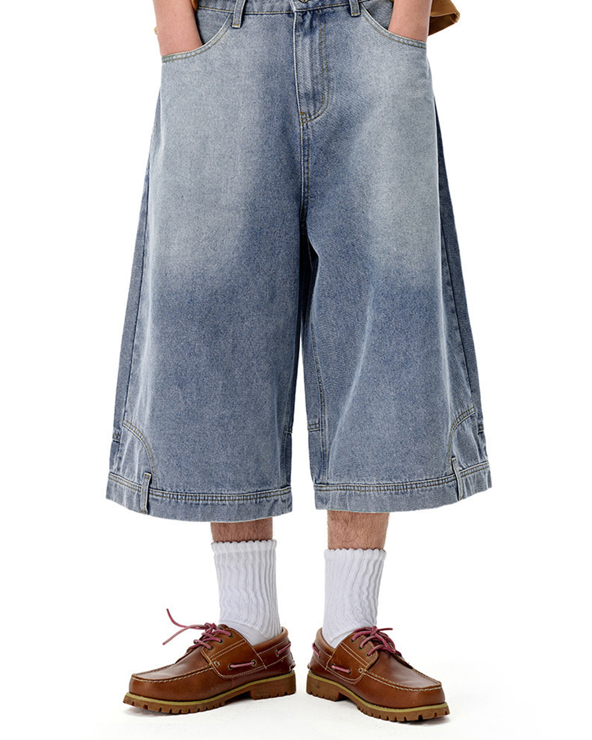 Structured Washed Capri Pants