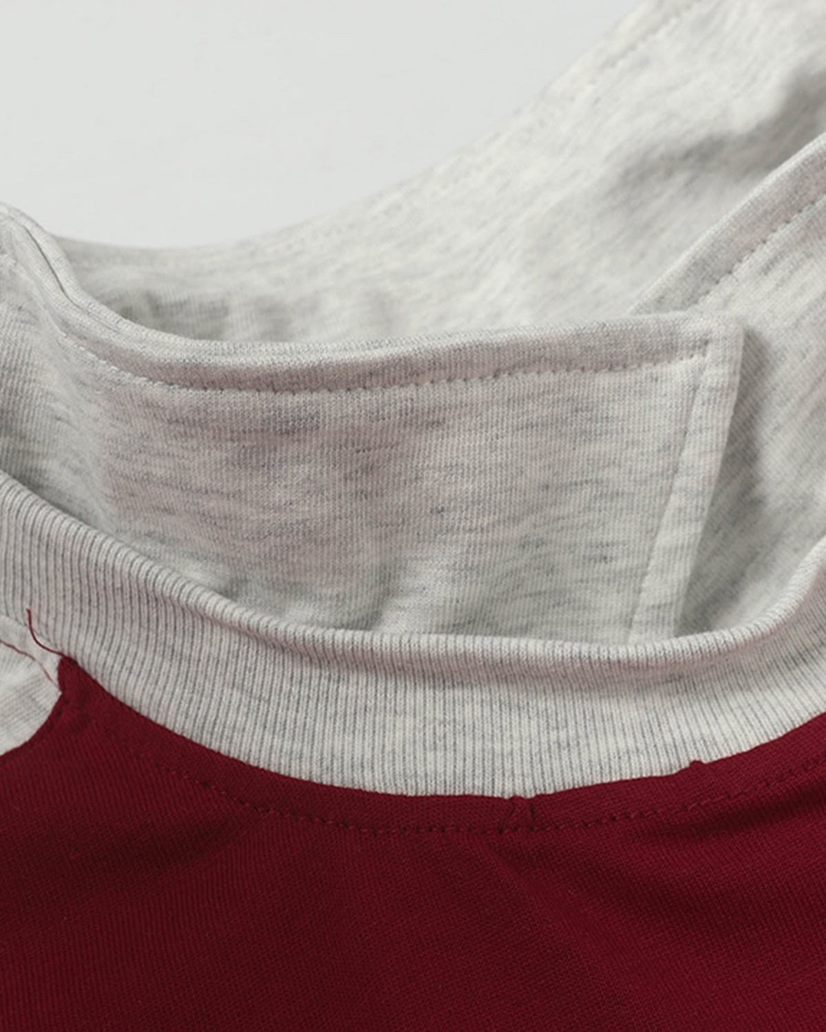 헐렁하고 심플한 짧은 소매