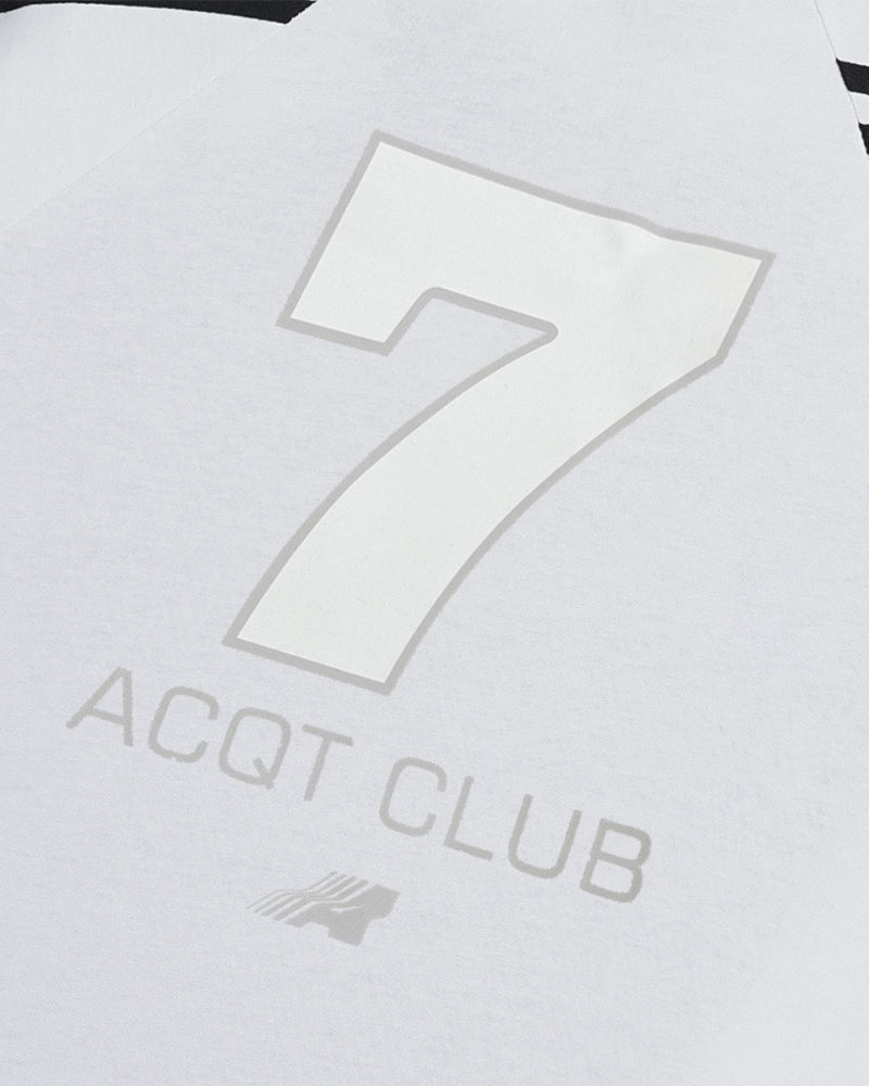 심플한 대비 컬러의 반팔