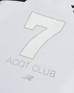 심플한 대비 컬러의 반팔