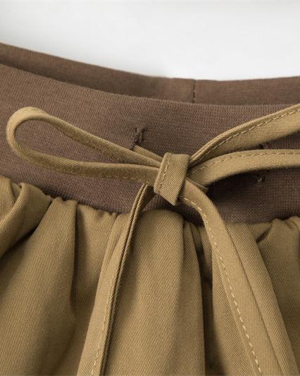 Anti-exposure pleated skirt