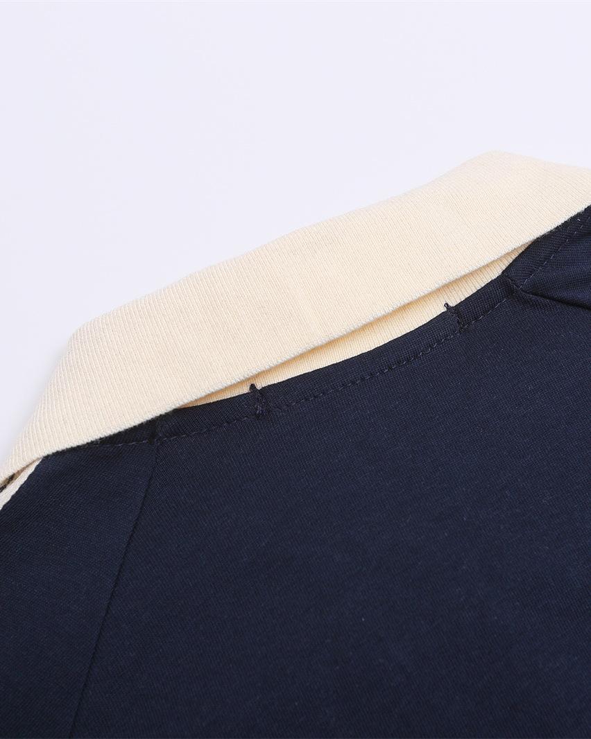 Contrast color lettering short sleeve shirt