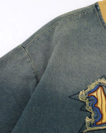 대조적인 컬러의 데님 반팔