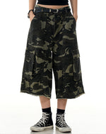 Camouflage cropped trousers