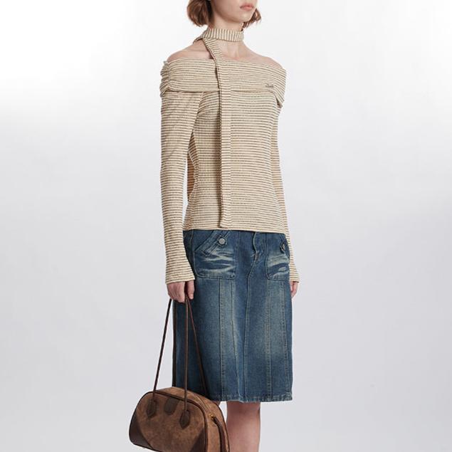 Striped contrasting one-shoulder long sleeves (women's style)