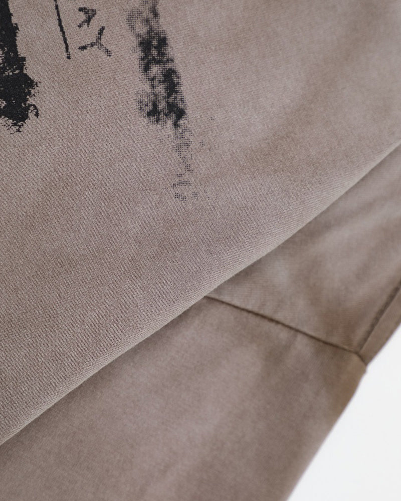 물감 튀김 무늬가 있는 빈티지 스타일의 반팔 셔츠