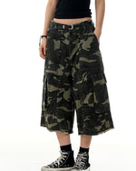 Camouflage cropped trousers
