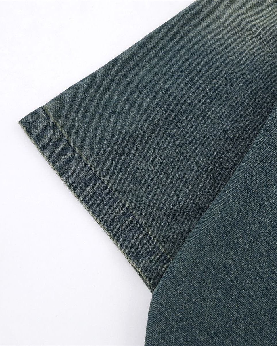 대조적인 컬러의 데님 반팔