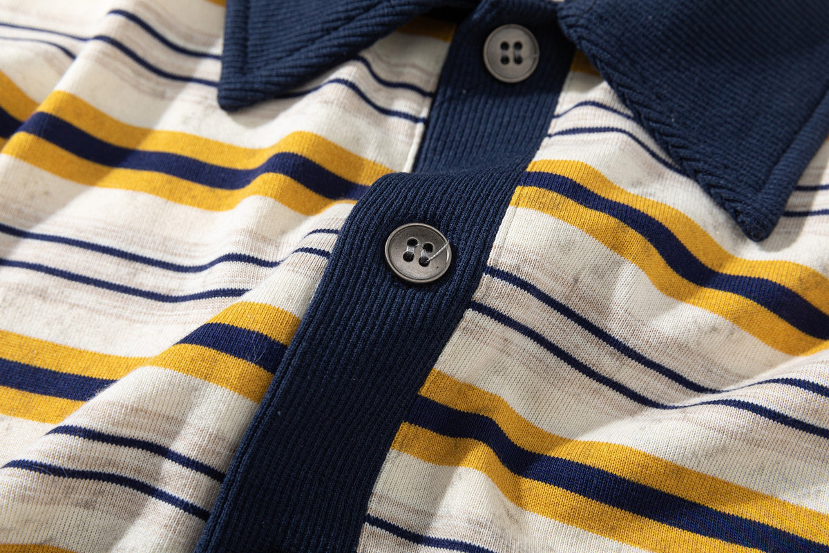 다양한 용도로 활용 가능한 스트라이프 반팔