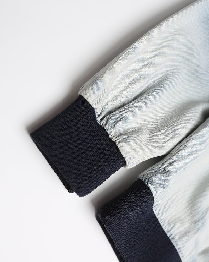 撞色蘋果刺綉衛衣