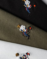 자수가 들어간 느슨한 짧은 소매