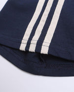 Contrast color lettering short sleeve shirt