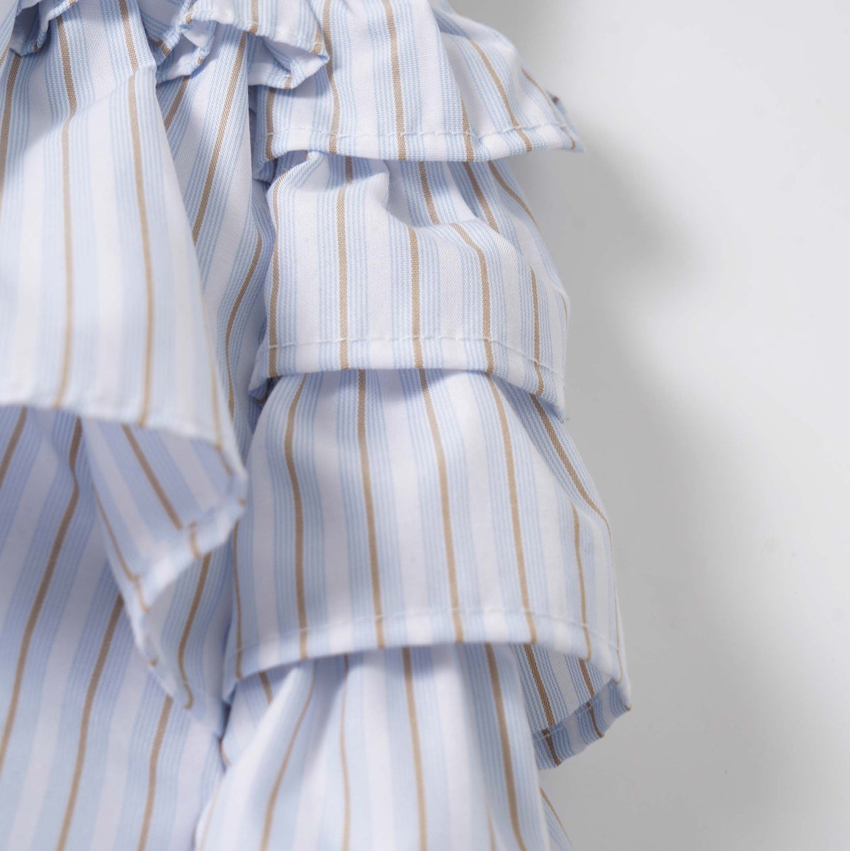 심플한 스트라이프 캐주얼 반바지