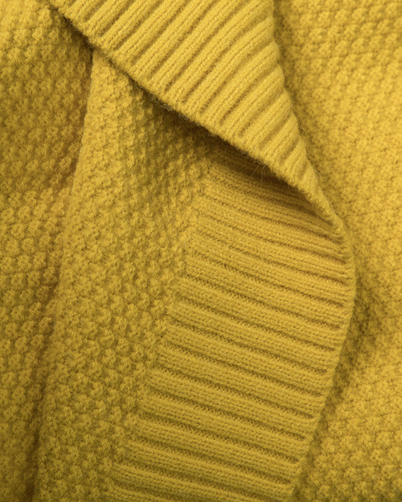 Crew neck bear knit sweater