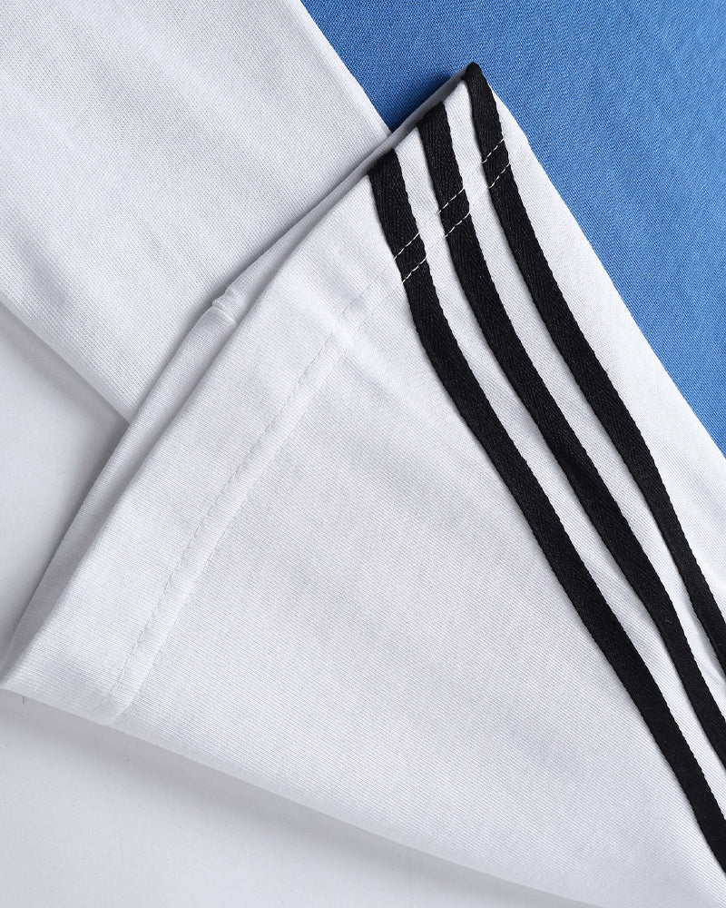 심플한 대비 컬러의 반팔