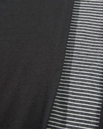 대조적인 컬러 스티칭 짧은 소매