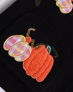 재밌는 작은 호박 자수 스웨터