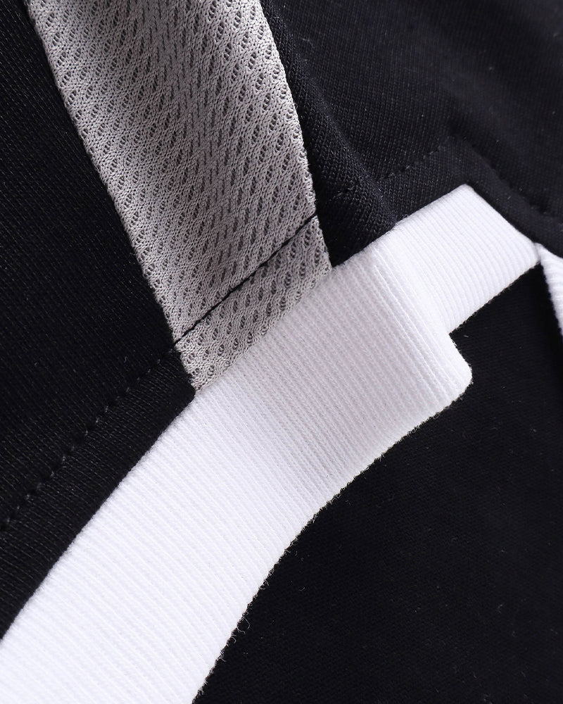 심플한 대비 컬러의 반팔