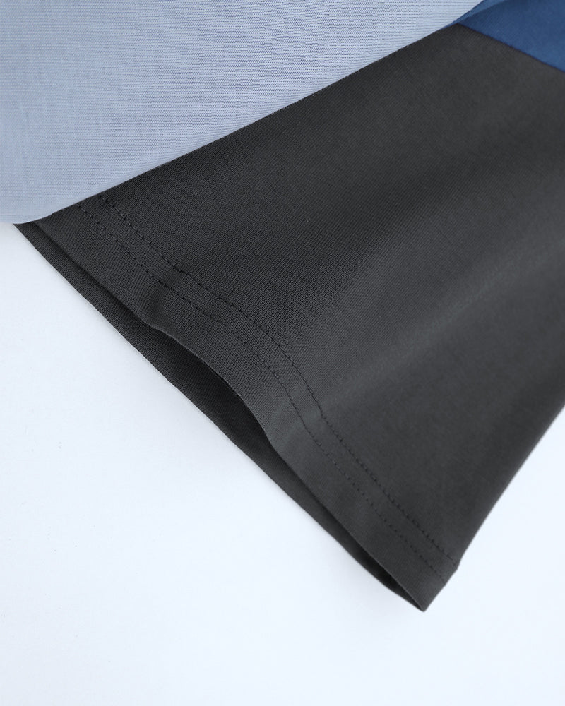 느슨한 대조적인 색상 디자인의 짧은 소매