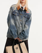 여러 개의 포켓이 있는 데님 재킷