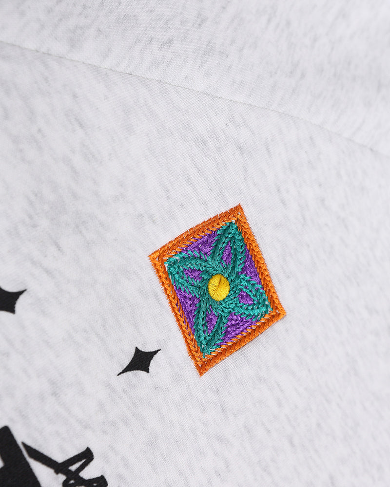 刺綉小花百搭衛衣