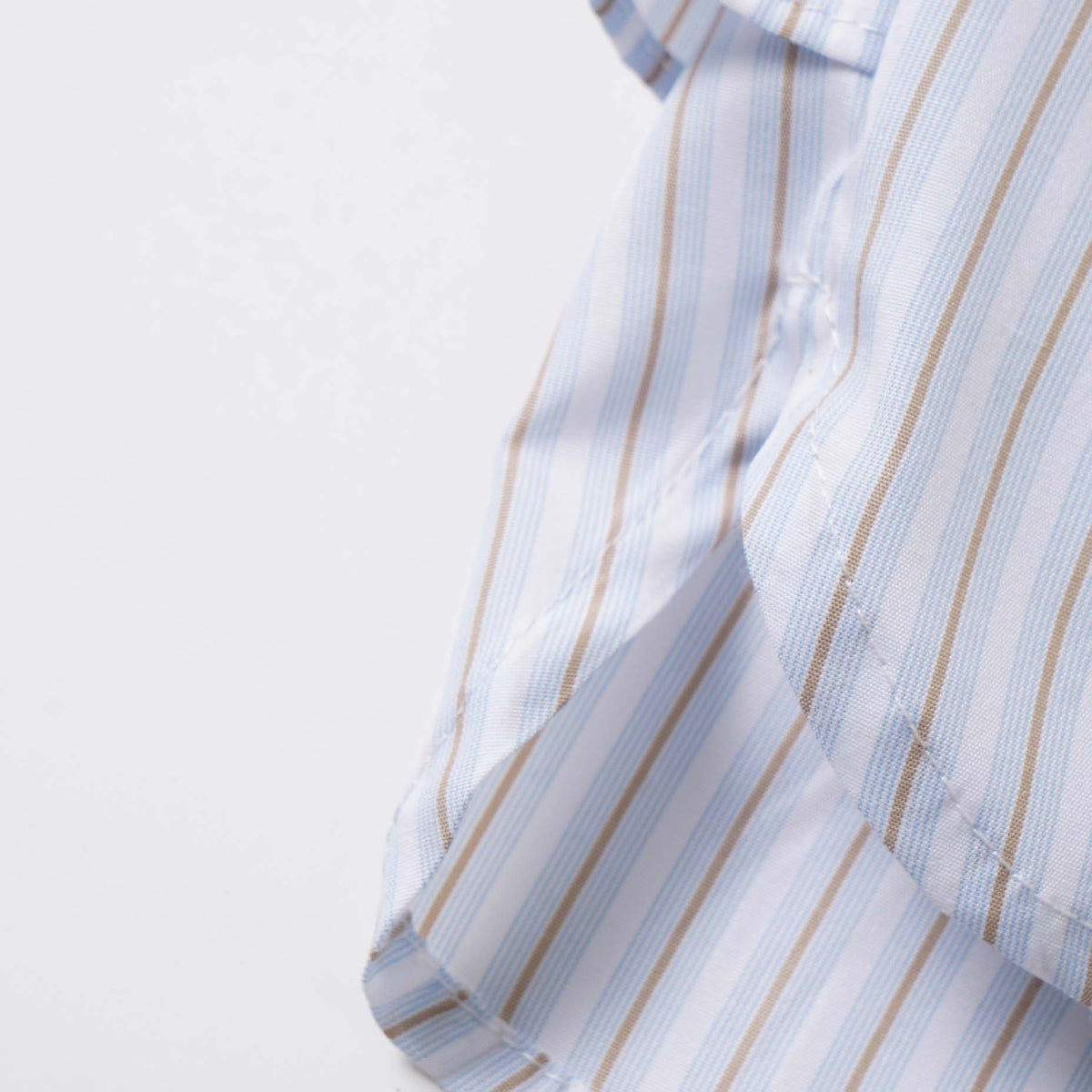 심플한 스트라이프 캐주얼 반바지