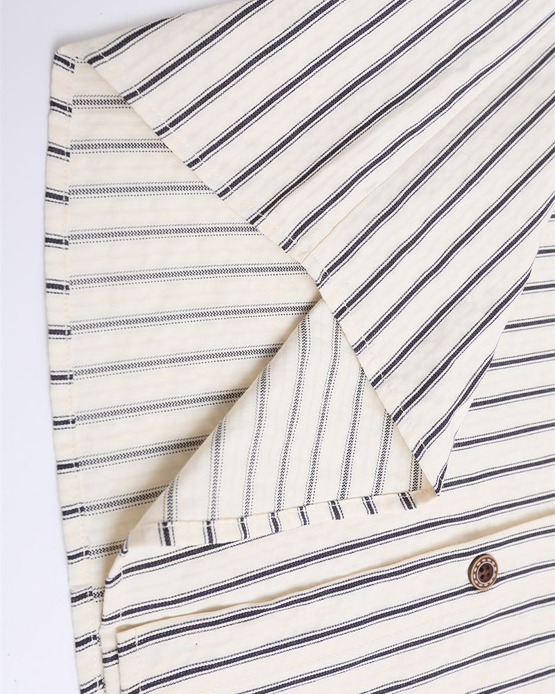 Lettering striped short-sleeved shirt