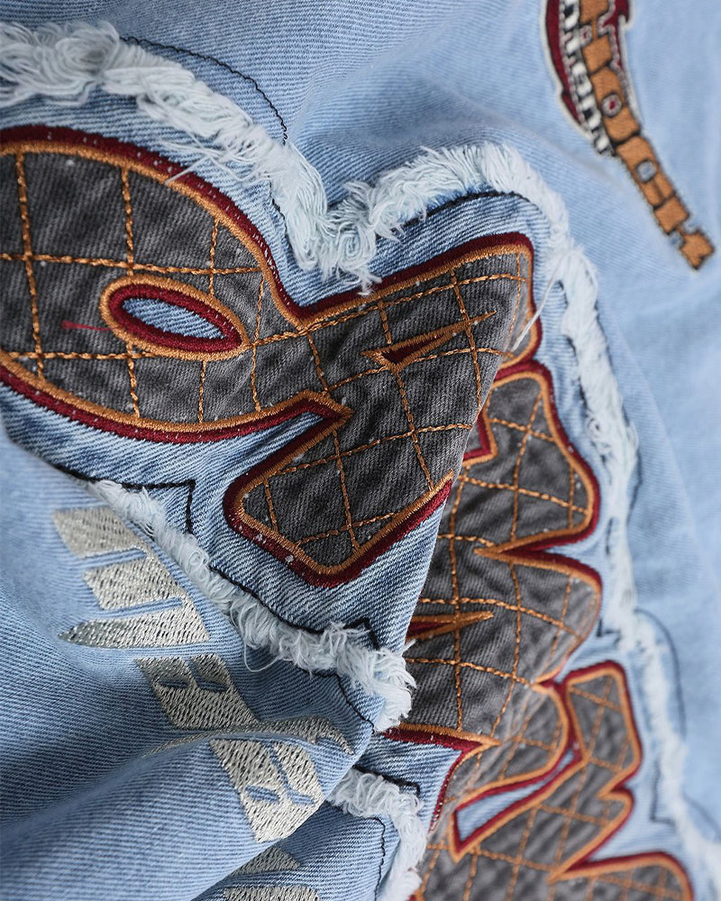 대조적인 컬러의 데님 반팔