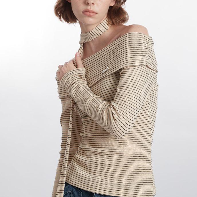 Striped contrasting one-shoulder long sleeves (women's style)