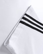 심플한 대비 컬러의 반팔