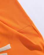 대비되는 컬러의 폼 프린트 반팔