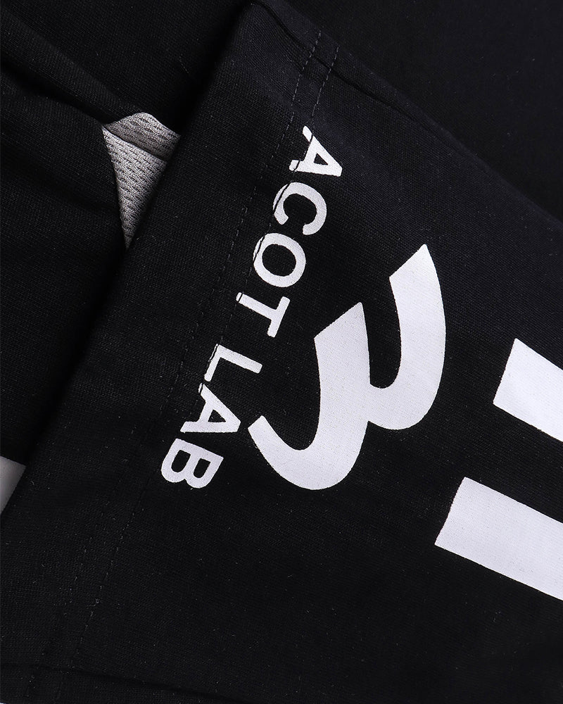 심플한 대비 컬러의 반팔