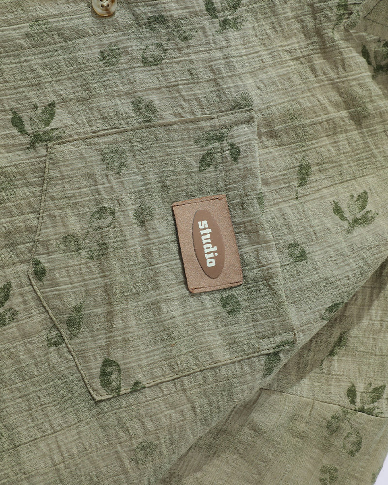 Floral short-sleeved shirt