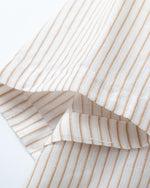 Simple vertical striped short-sleeved shirt