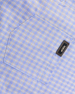 Casual plaid short-sleeved shirt
