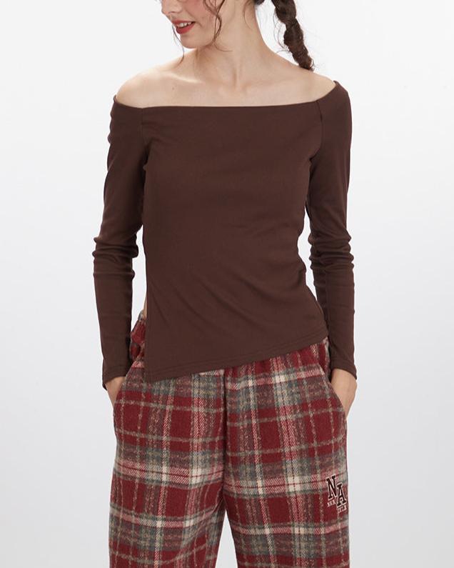 Sexy sloping shoulder neckline