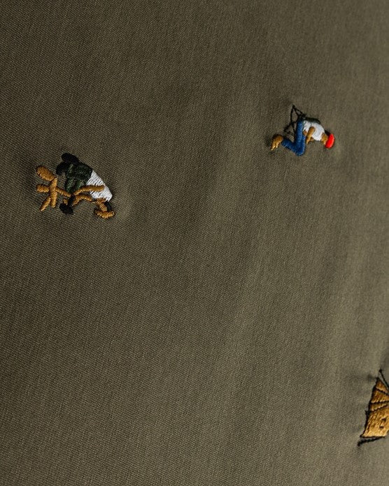 자수가 들어간 느슨한 짧은 소매