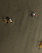 자수가 들어간 느슨한 짧은 소매