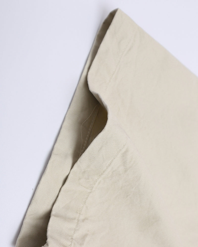 Embroidered zip-up short-sleeved shirt